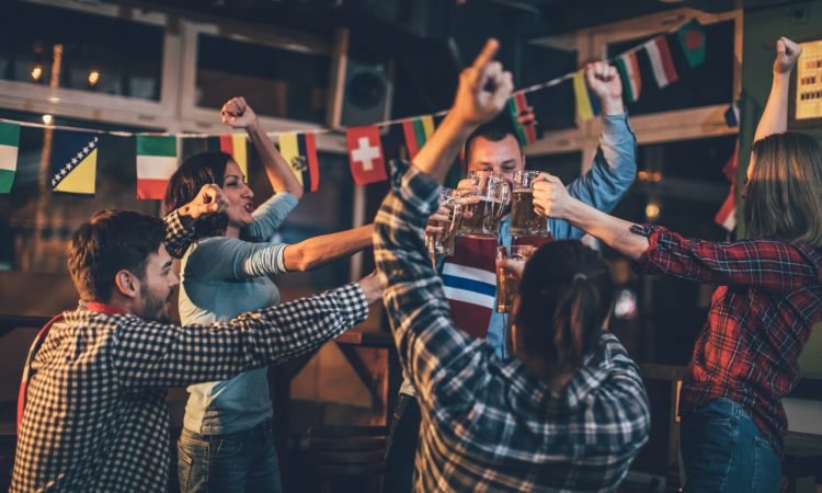 How to Enjoy Barhopping on a Budget