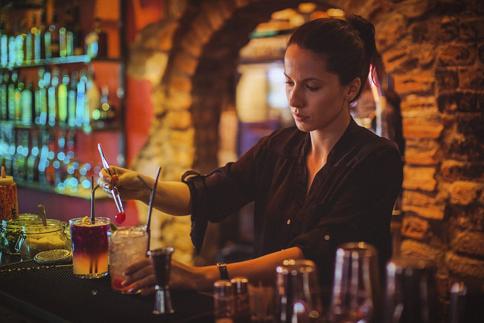 Things To Know Before a Bartender